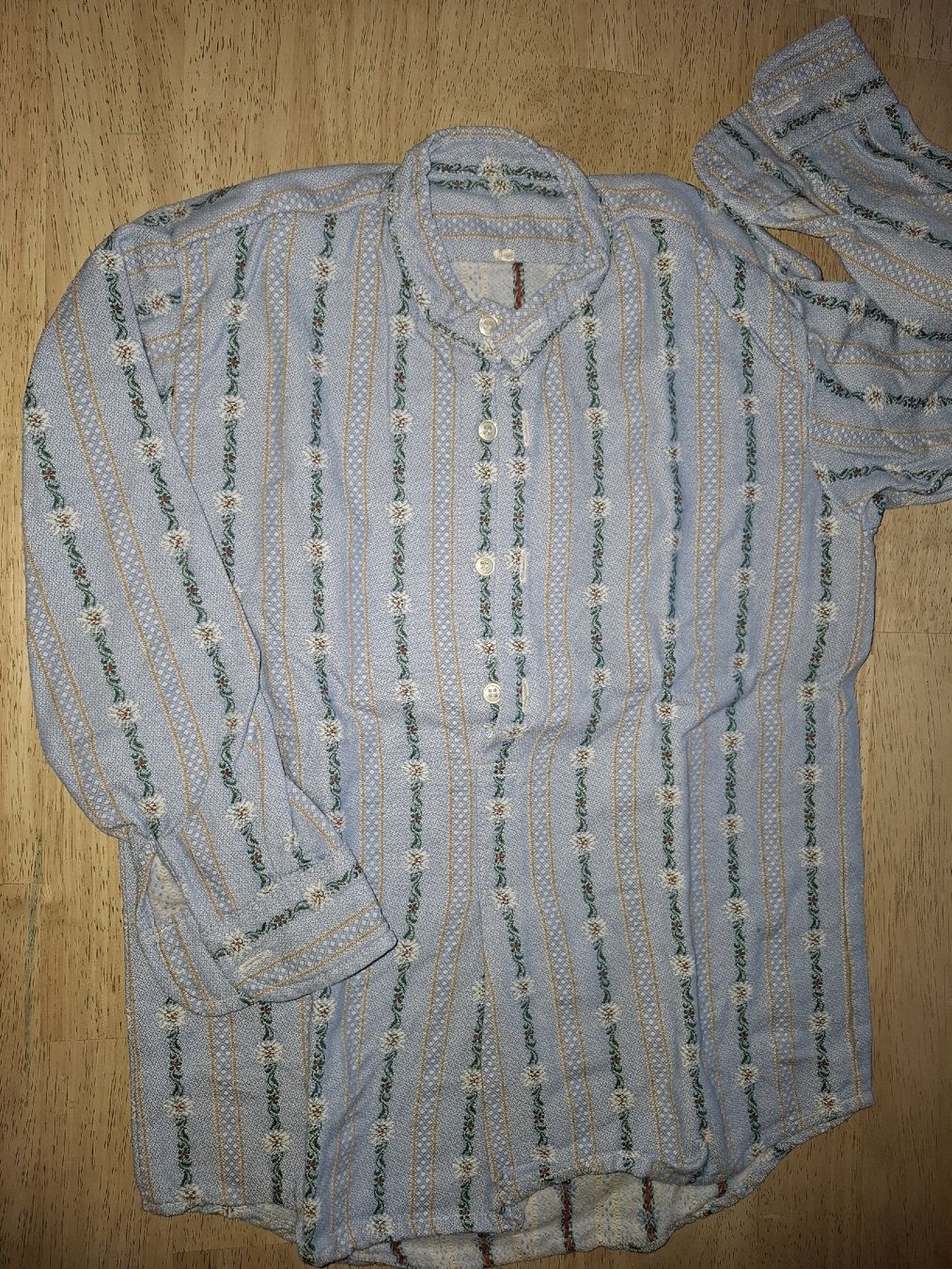 Camicie, T-shirt & Polo: Edelweisshemd langarm – Usato da Bleiken b. Oberdiessbach venduto da Trinneli