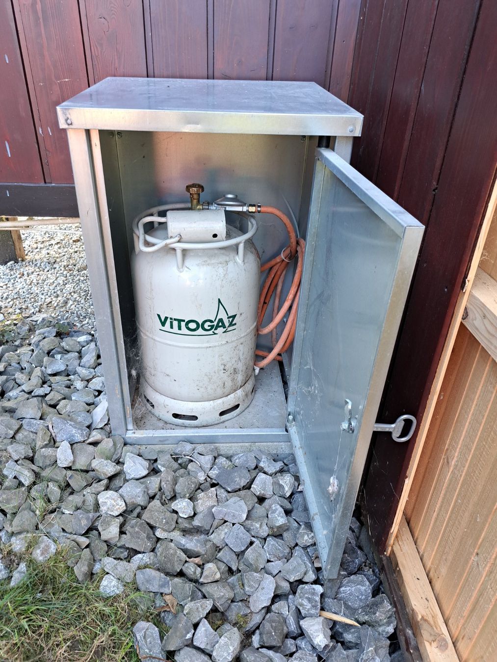 Armadi: Gasflaschenschrank – Usato da Mühleberg venduto da bri. 1