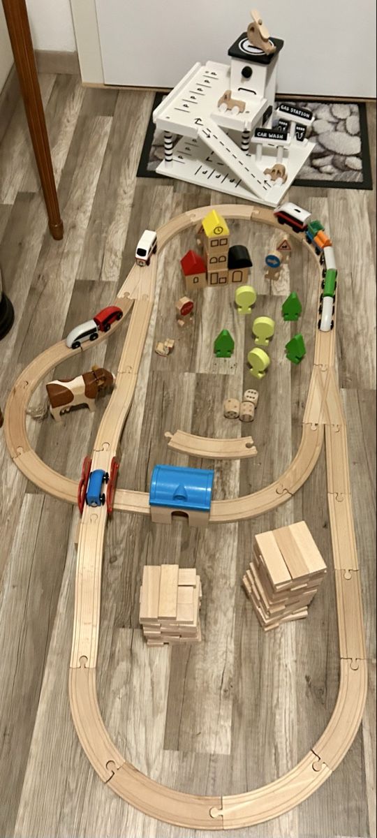 Ikea Spielzeuge: Circuit de train complet Lillabo et Garage – Gebraucht aus Petit-Lancy von Pierre_le_voyageur 7