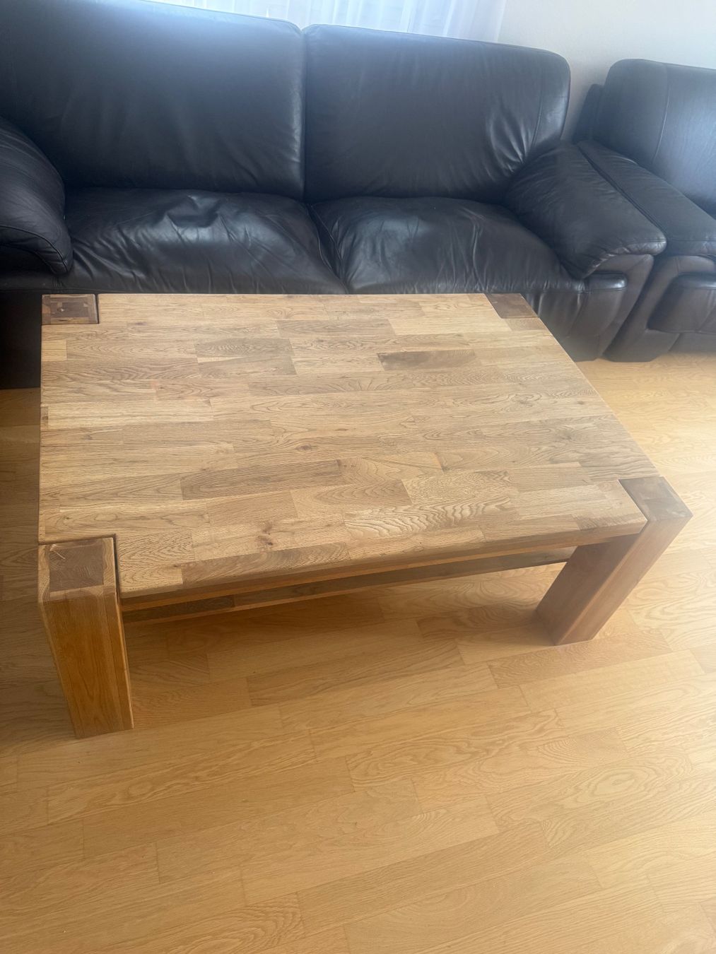Tables: massiver Couchtisch – D'occasion à Niederscherli par ija_y67c 2