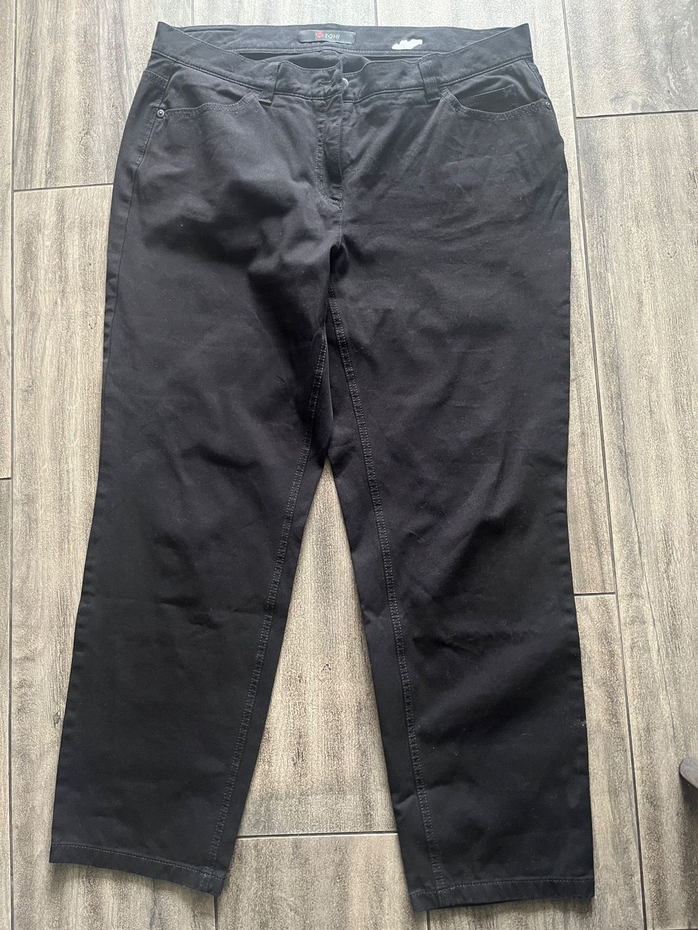 Toni Pantaloni: Toni Jeans schwarz, 46 kurz – Usato da Strengelbach venduto da Lucaernest