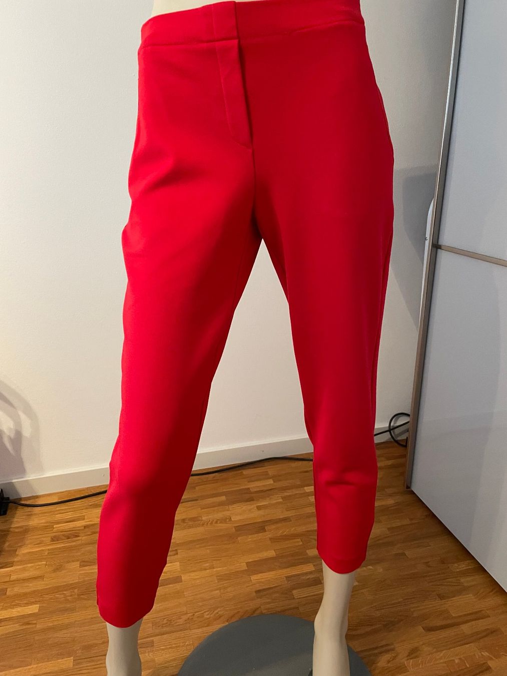 Comma Hosen: Comma Hose Gr. 34/36 rot neu – Neu (gemäss Beschreibung) aus Uzwil von langensteig