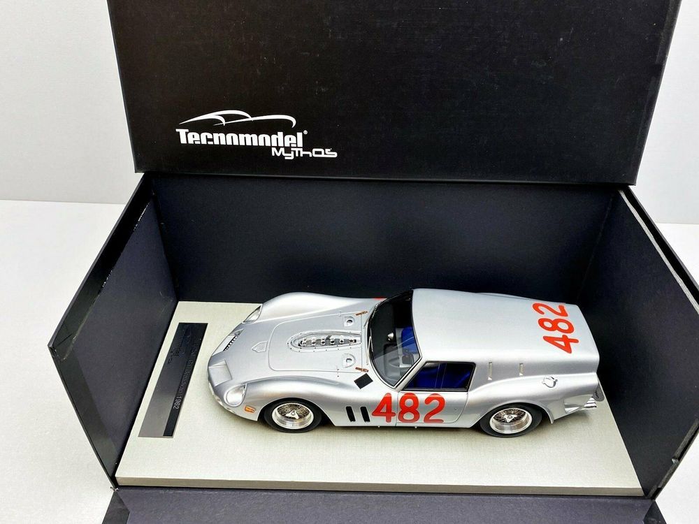 Miniature 1:18 MAXIMA Ferrari 250 GT Nembo Spider - Toit Fermé #1777GT 1965 (MAX002012)
