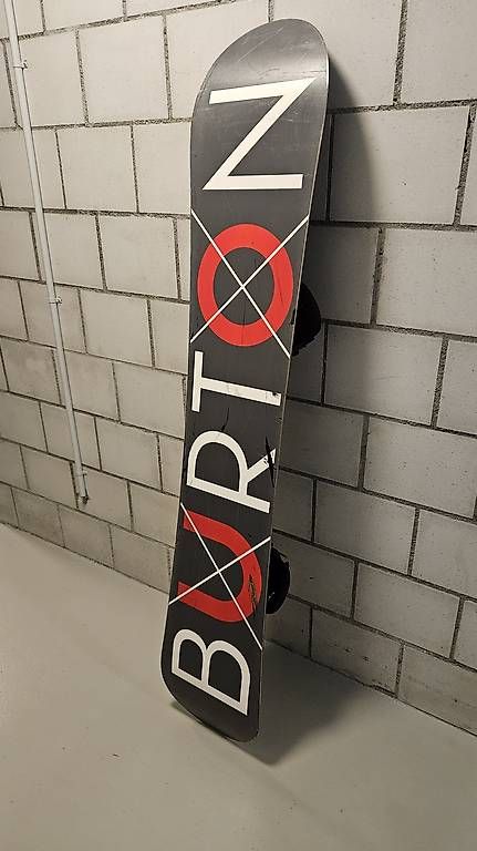 Burton Board: Burton Snowboard – Usato da Krattigen venduto da nr- 1