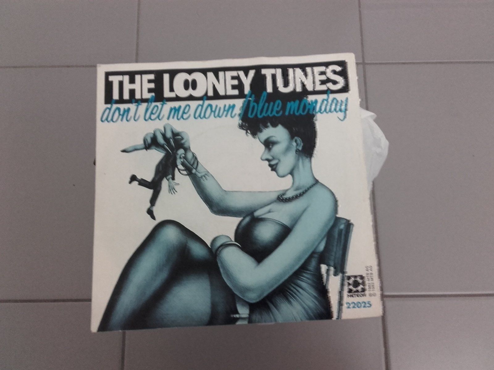 Tutti i DVDs: Looney Tunes "Don't Let Me Down" 1982 – Usato da Sempach venduto da Allmusic