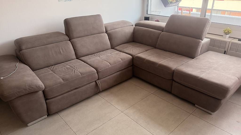 Divani: Vendo divano ad angolo/letto – Usato da Chiasso venduto da ant_5qsj