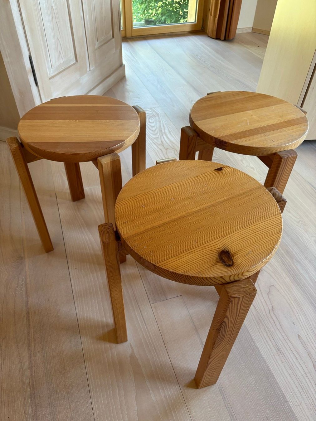 Sgabelli: Sitzhocker, Hocker aus Holz 3 Stück – Usato da Istighofen venduto da Ccracer