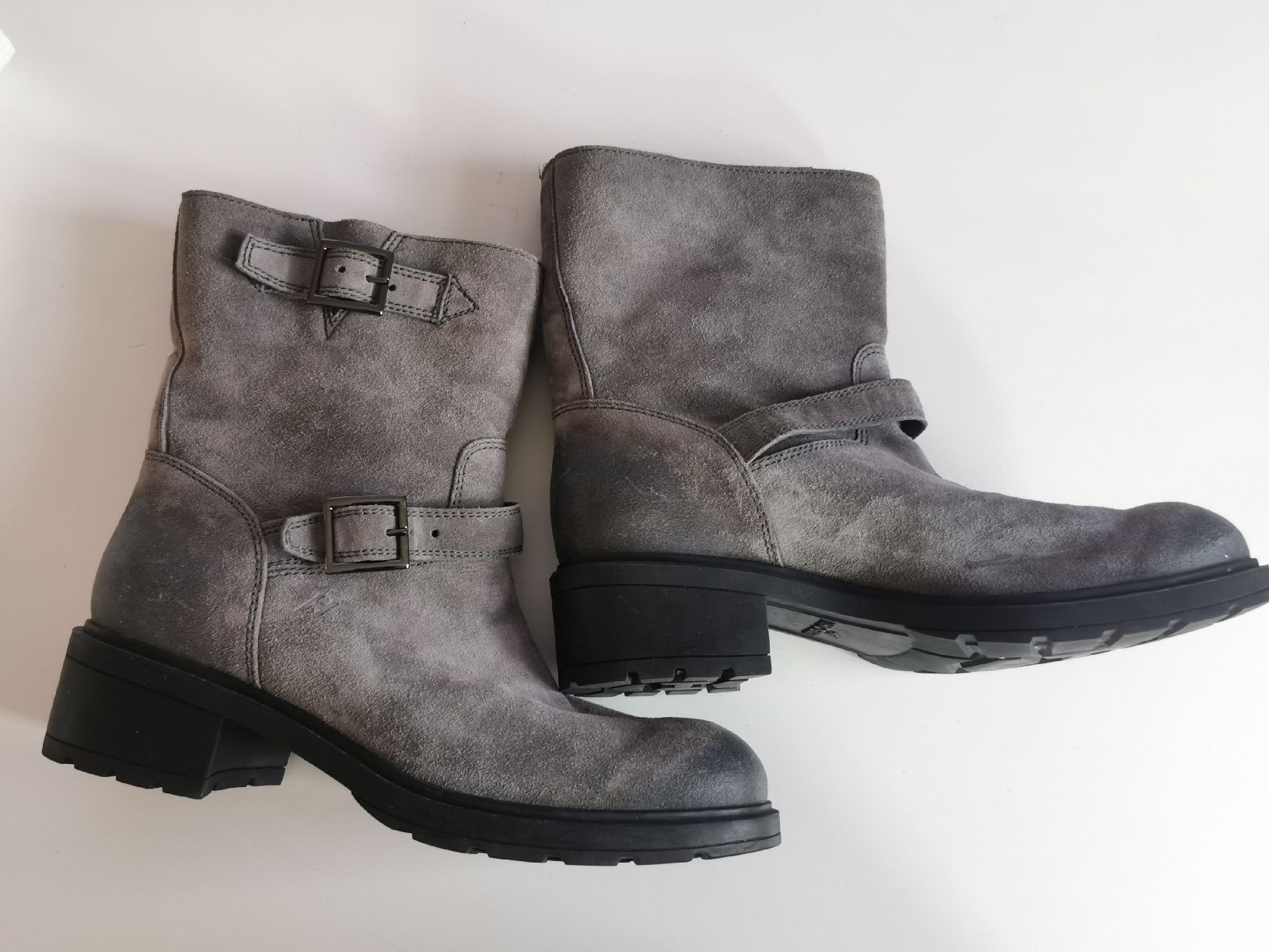 Hogan Scarpe da donna: Hogan Stiefelette grösse 39.5 wildleder – Usato da Sachseln venduto da Ohlala-Shop 2