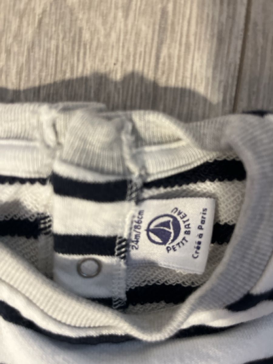 Petit Bateau Pagliaccetti: Petit Bateau Bodysuit, Size 24m/86 – Usato da Zürich venduto da ThePicker 1