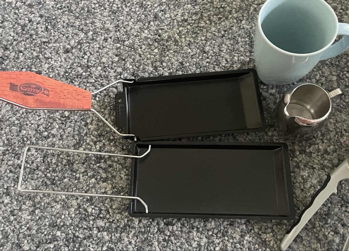 Elettrodomestici da cucina:  Raclette Pfännli Becher Kännchen Nussknacker Set – Usato da Au ZH venduto da Jaggy4 4