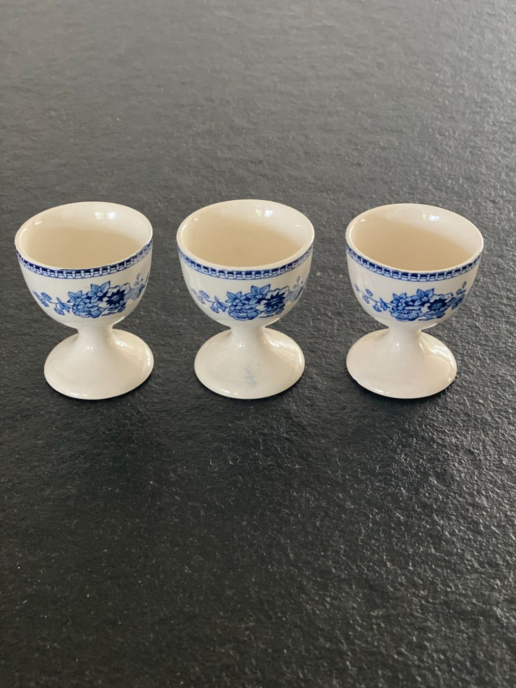 Sonstiges Geschirr: 3 Stk. Eierbecher Johnson Bros / Old Britain – Gebraucht aus Guemligen von Scro