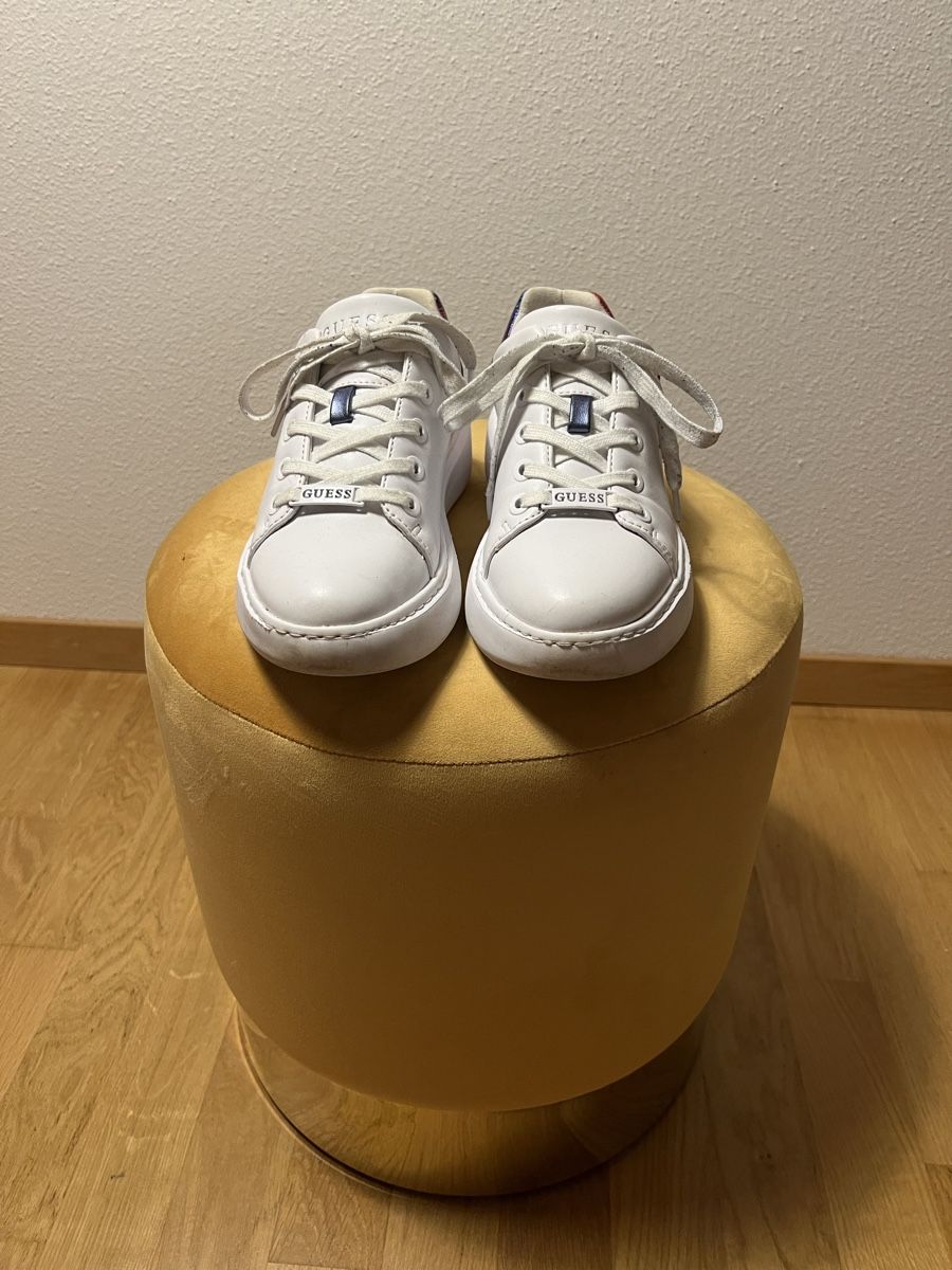 Guess Scarpe da donna: Guess Bradly Sneaker – Usato da Sisseln AG venduto da L.A.88