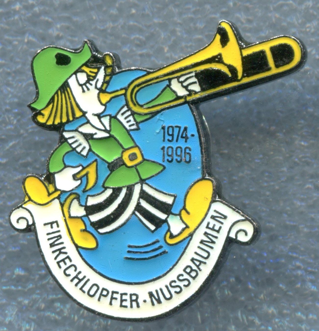 Plaketten & Abzeichen: Finkechlopfer Nussbaumen  1974-1996 – Gebraucht aus Winterthur von Sammleroase