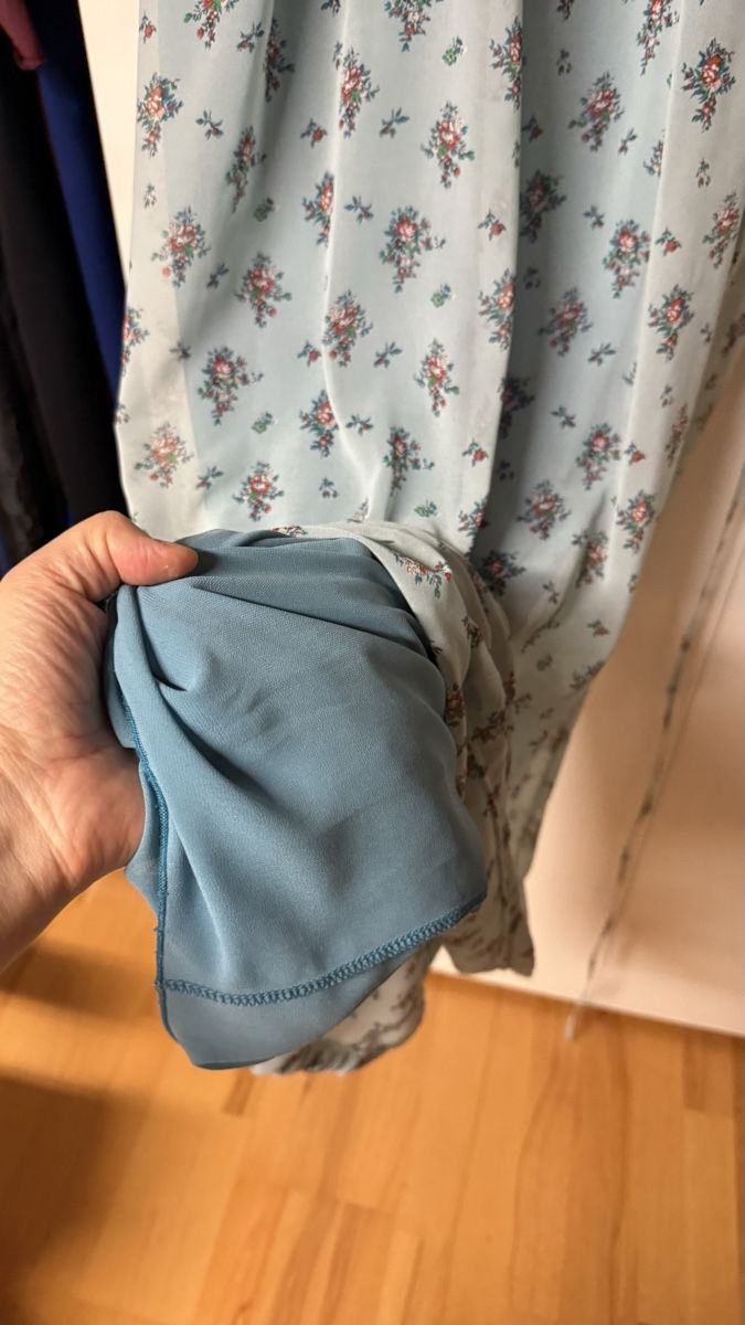 Robes: Kleid Blumenmuster Hellblau Grösse M Sommerkleid – Neuf (Voir description) à Haslen GL par rana04 2