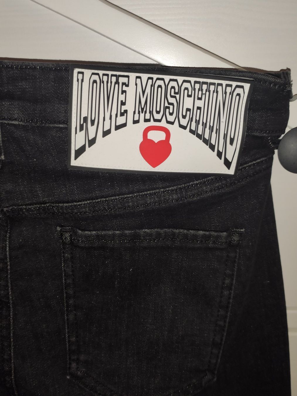 Moschino Jeans: Jeans Love Moschino NEU – Nuovo e nell'imballaggio originale da Titterten venduto da fra_v27g 2