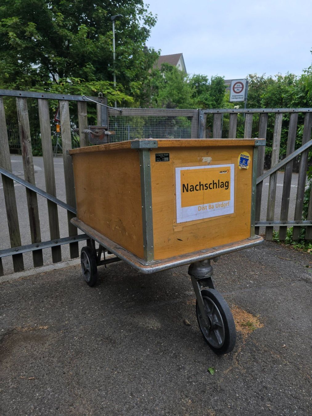 Carrelli di trasporto: Original PTT Rollwagen, robust und praktisch – Usato da Aarau venduto da Nibdorb 1