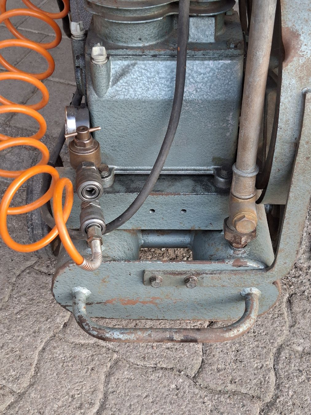 Compressori: Luftkompressor Völkart mit doppelt Kessel  – Usato da Niederuzwil venduto da peter. 7