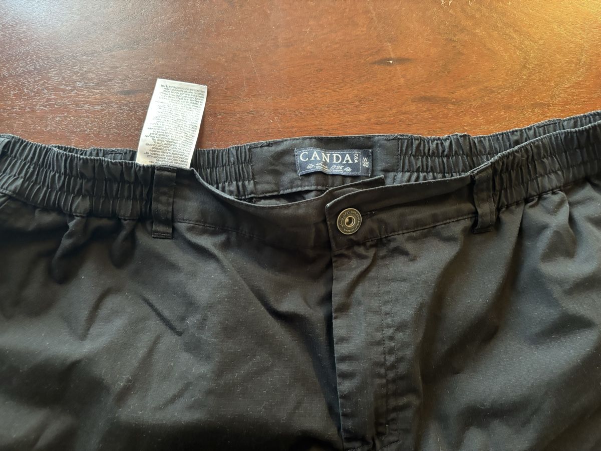 Hosen: Kurze schwarze Hose / W40 – Gebraucht aus Läufelfingen von Seraphim13 2