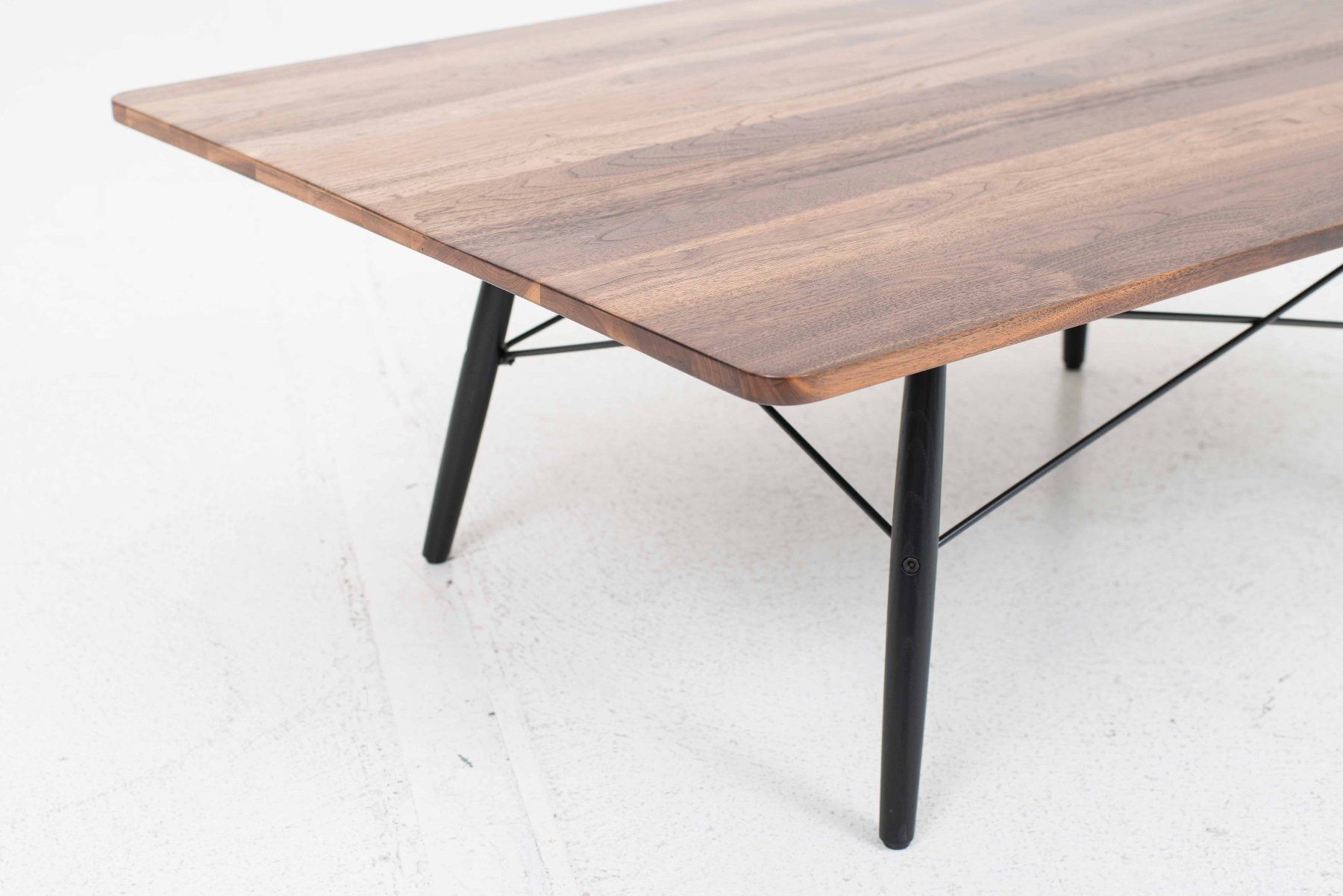 Vitra Tavoli: Vitra Coffee Table von Charles & Ray Eames in Nussbaum – Usato da Zürich venduto da STUZH38 6