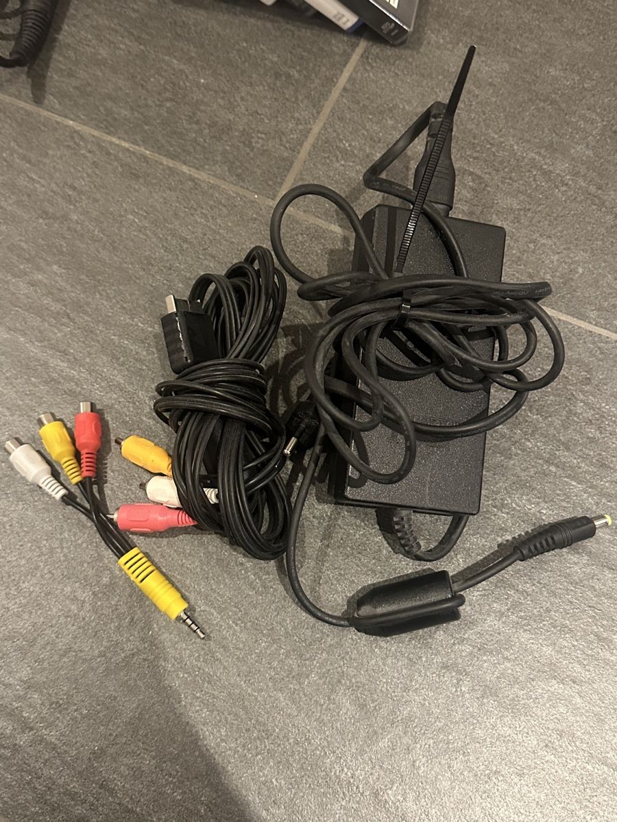 Sony Console: Playstation 2 Konsole,8 Games, Singstar Microfon +Memorycard – Usato da St. Gallen venduto da Ellly 7