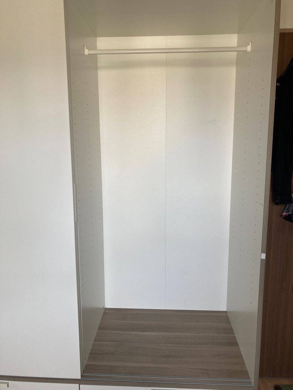 Ikea Armadi: Weisser Ikea Schrank – Usato da Zürich venduto da len_xx8f 4