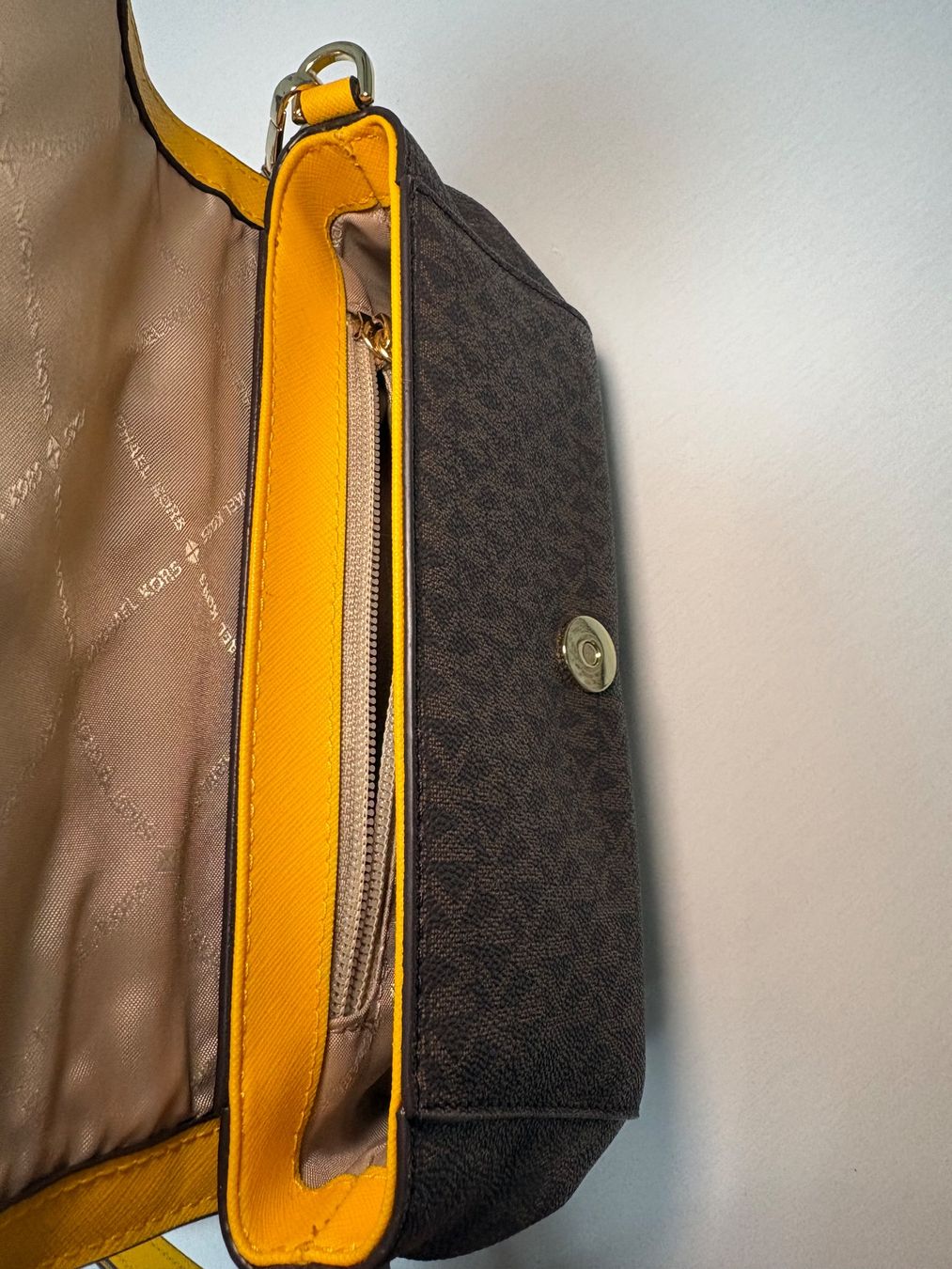 Michael Kors Taschen für Damen: Michael Kors Tasche – Gebraucht aus Uster von Bellaa21 2