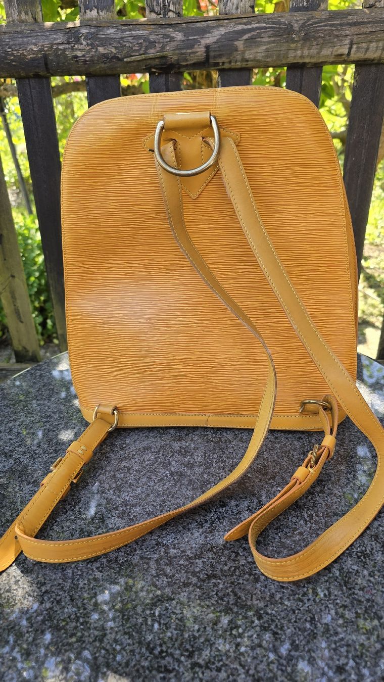 Louis Vuitton Taschen für Damen: Louis Vuitton Epi Backpack Yellow Gobelins model – Gebraucht aus Châtel-sur-Montsalvens von Mirsonuta 2