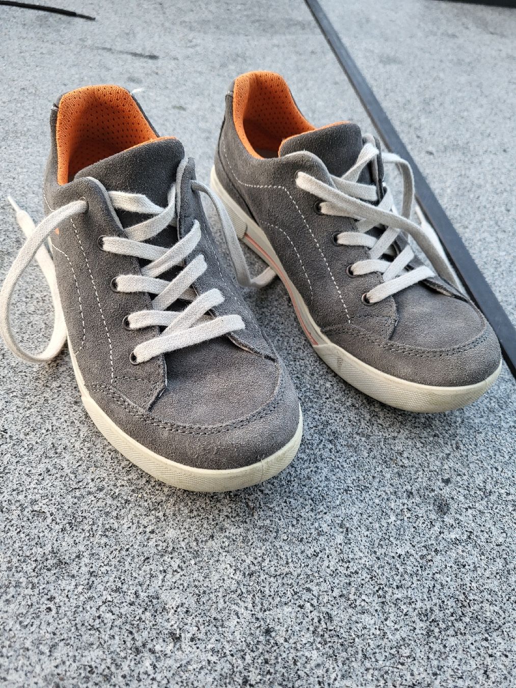 Lowa Herrenschuhe: Lowa Halbschuh, Grösse 33 – Gebraucht aus Tann von Autocharlie86