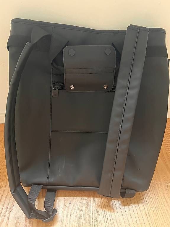 Zaini: Rains Backpack groß, schwarz – Usato da Zürich venduto da cat_9qyy 1