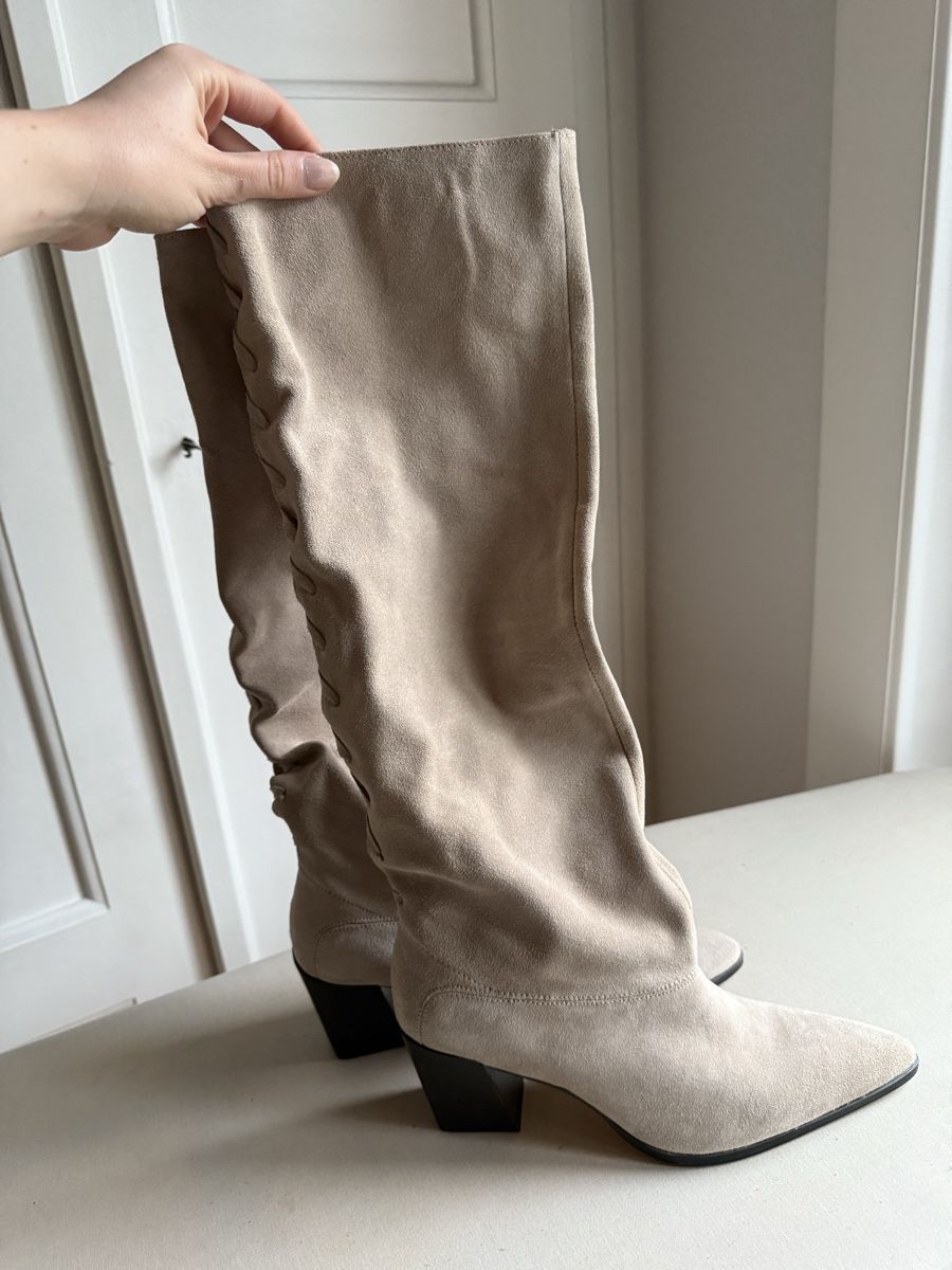 Zara Scarpe da donna: Zara suede boots - Size 40 - New - Never Worn – Nuovo (secondo la descrizione) da Genève venduto da jul_5xsn