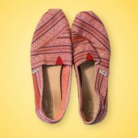TOMS Damen Slipper rot gemustert Grösse acht