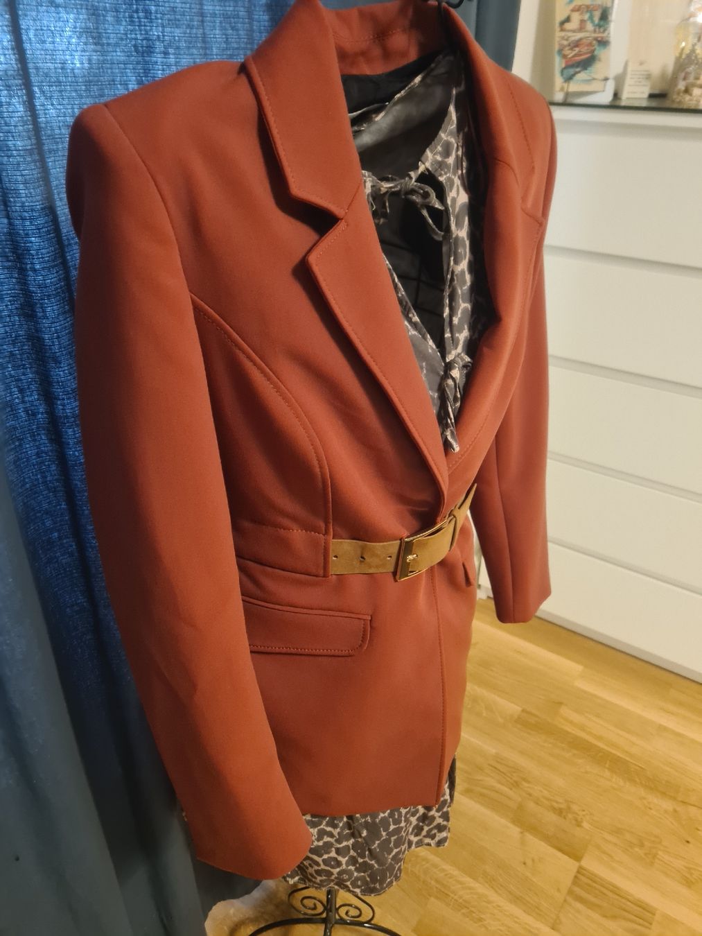 Zara Giacche: blaser von Zara mit gürtel gr M – Nuovo (secondo la descrizione) da zürich venduto da janjaz 2