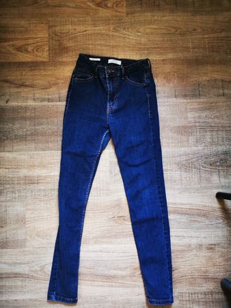 Bershka Jeans, Skinny High Rise, Top Zustand, Gr. 36