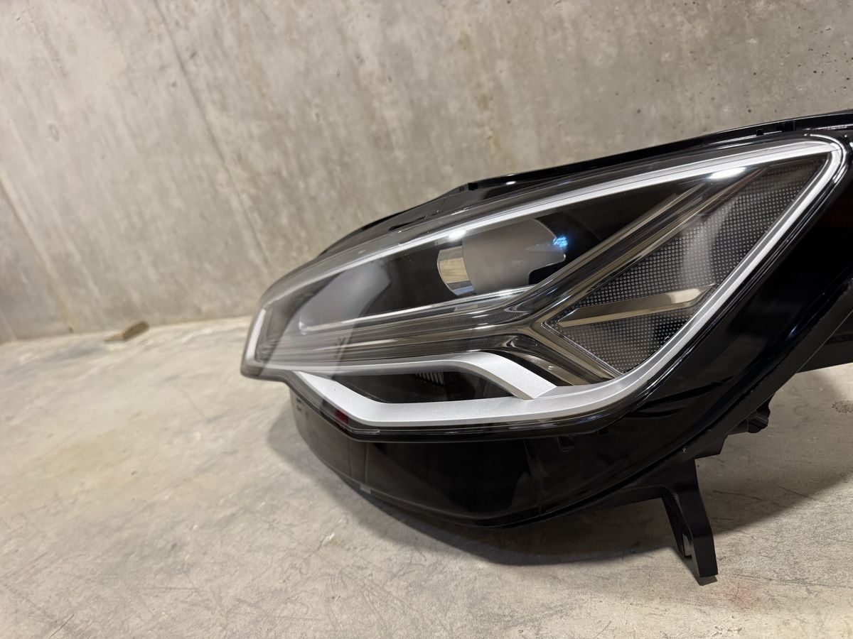 Audi Fari: Audi A6 C7 Facelift Matrix LED Scheinwerfer links – Usato da Märstetten venduto da hlacika88 1