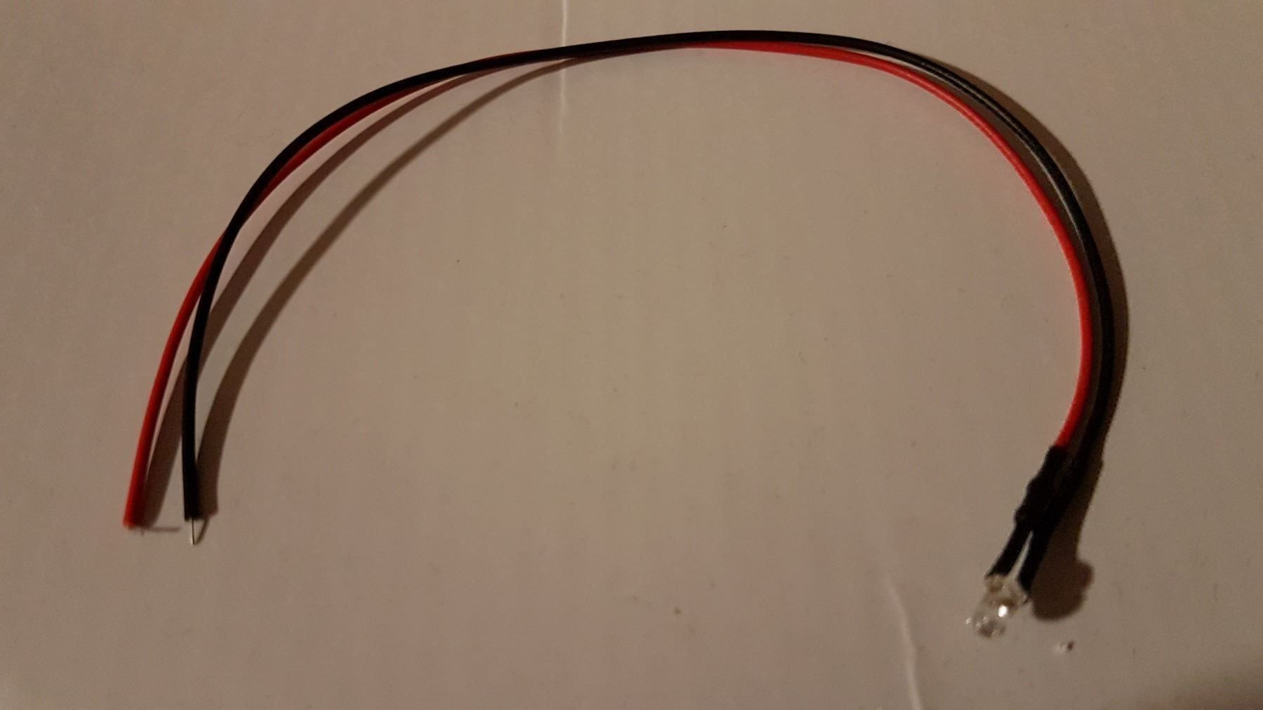Modellini di ferrovie: Lot de 10 leds câblées vertes en 12V – Nuovo e nell'imballaggio originale da Saxon venduto da Sebdem 1