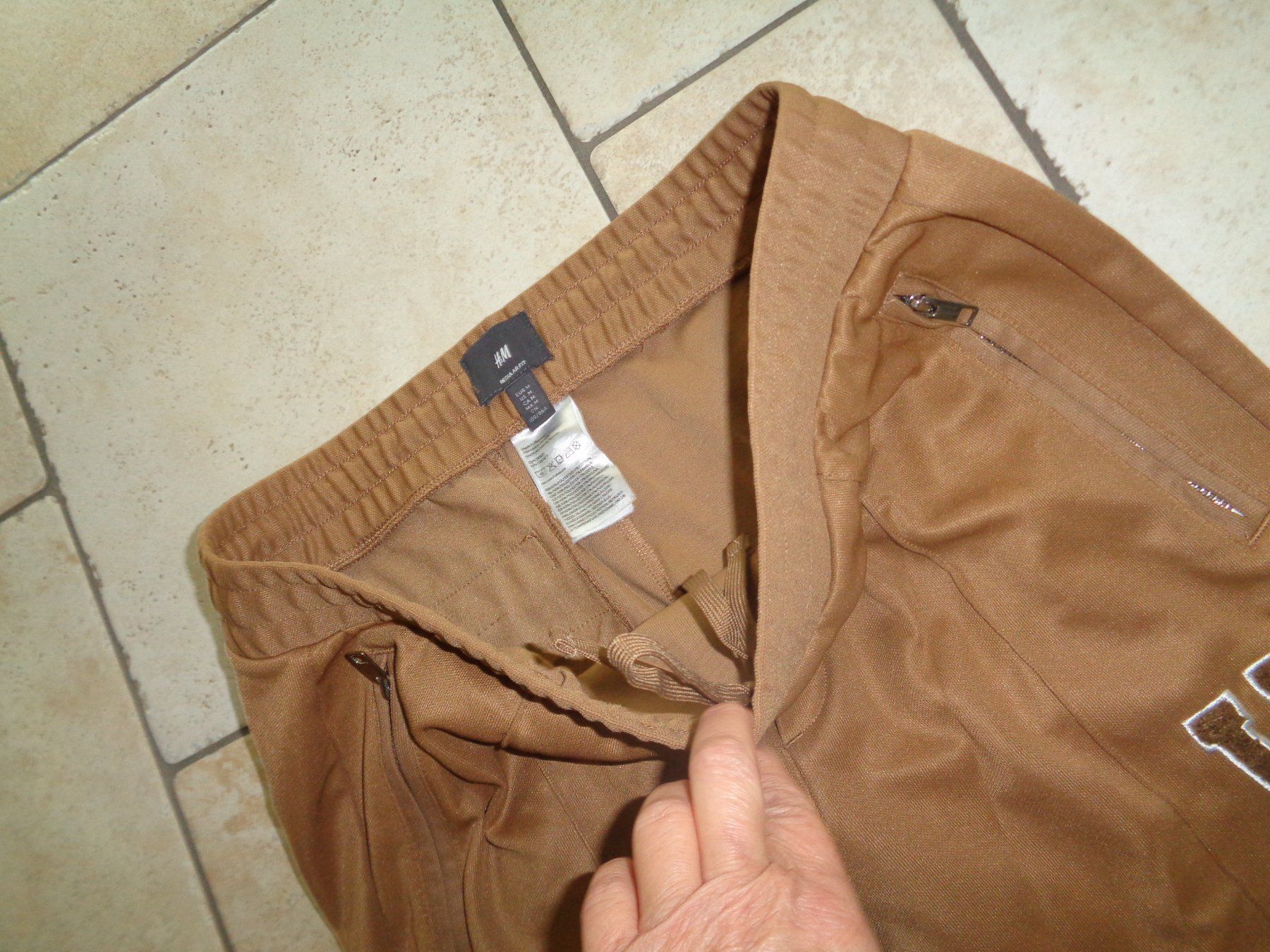H&M Pantaloni: Trainerhose  H&M  Grösse M – Usato da Kreuzlingen venduto da Robi-2003 2