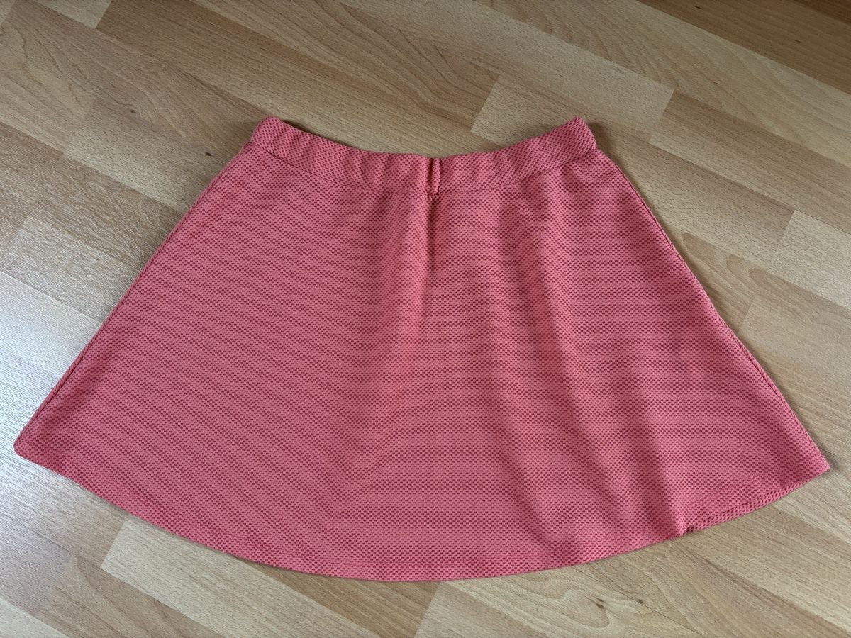 Gonne: Pink Woman Mini Rock Gr. S – Usato da Dielsdorf venduto da zumba93