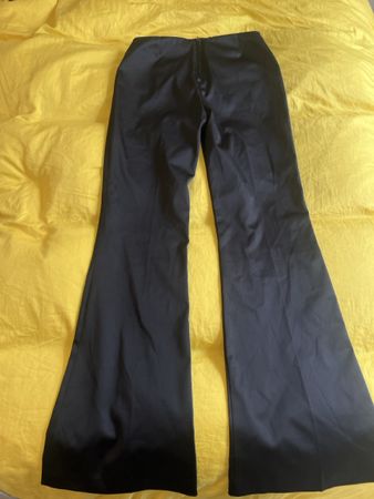 Pantalon noir coupe évasée avec sequins taille 36
