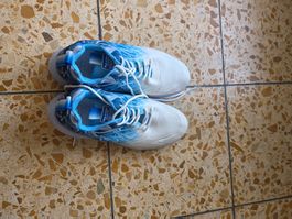 Turnschuhe grösse 44.5 nur 3mal getragen