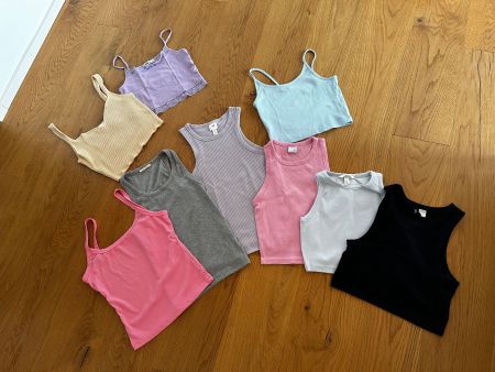 9 Sommer Tops Gr. 34/36