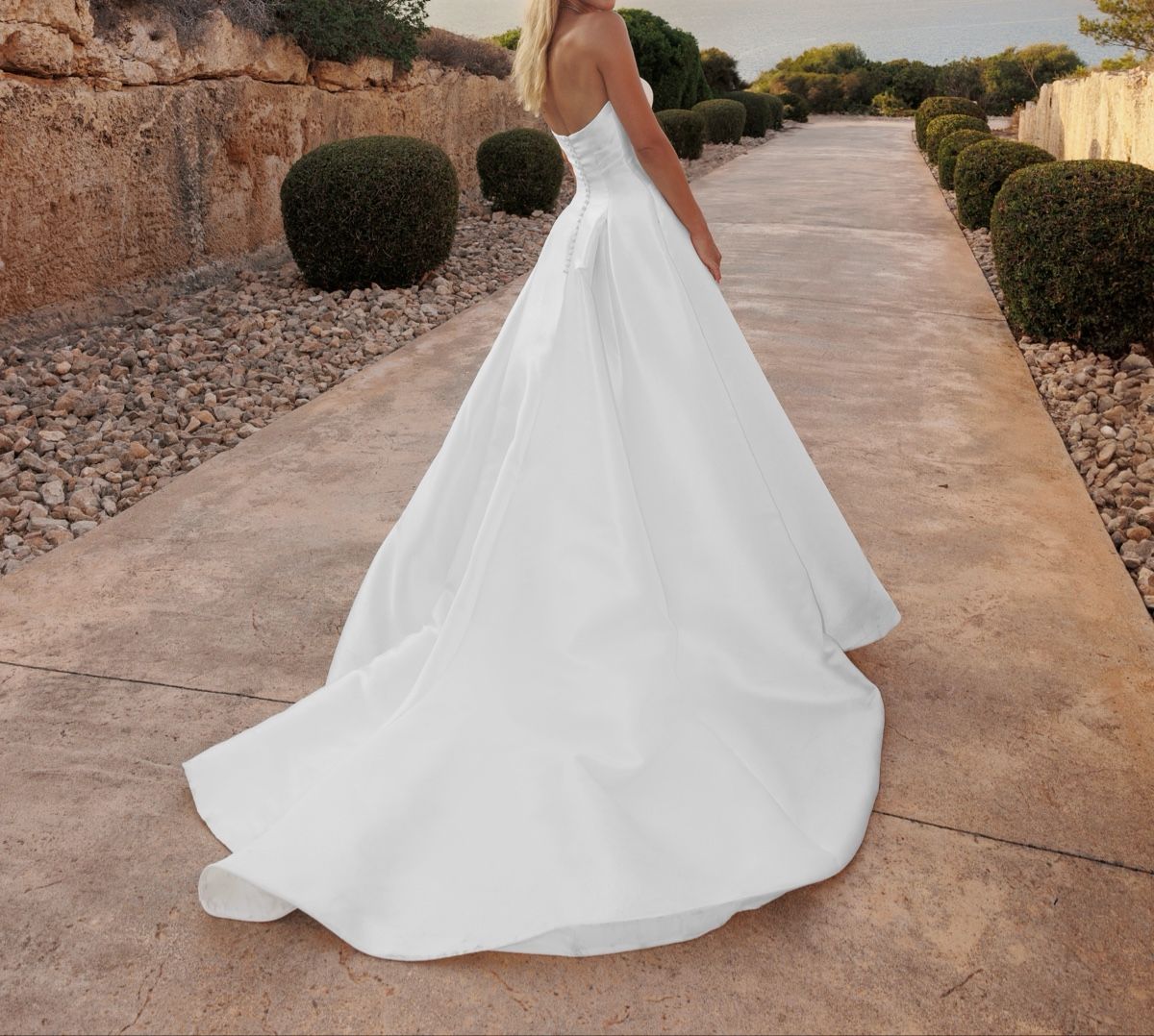 Pronovias Vestiti: Wedding gown - princess style – Usato da Zollikon venduto da jud_cmm9 1