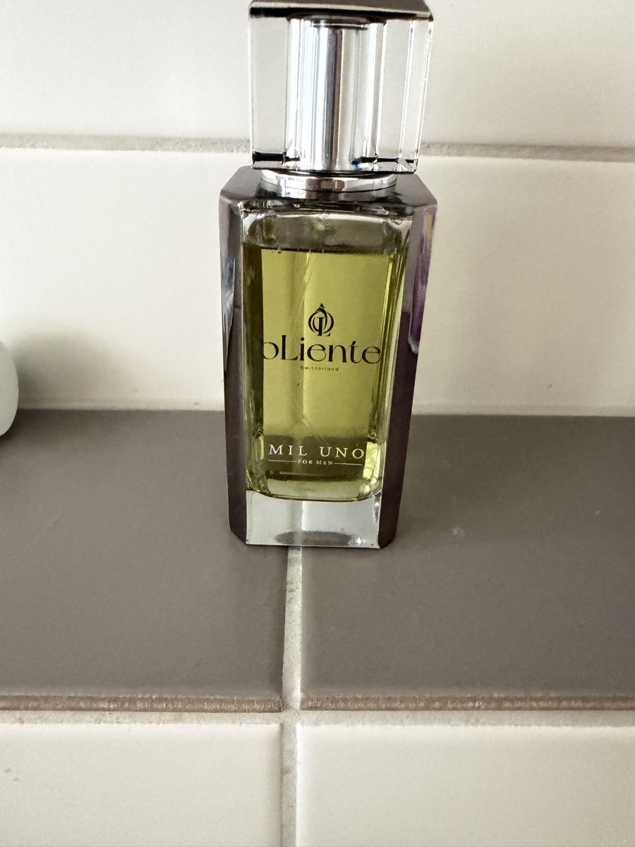 Parfums & Eau de Toilette: oLiente Mil Uno Eau de Parfum 2ml – Neuf avec emballage d'origine à Aarau par furkanAlb