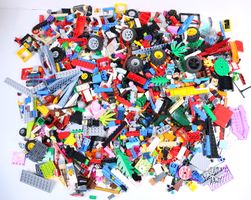 1.5 kg. Legoteile mit Minifiguren