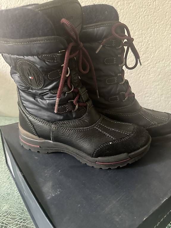 Scarpe da donna: Tommy Hilfiger Navi Black  – Usato da Bern venduto da Ninitto