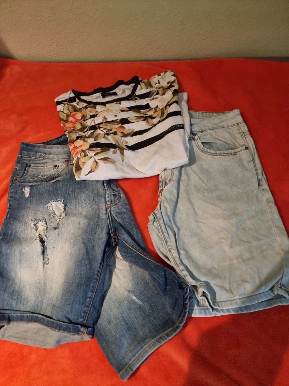 Lotti di vestiti: Kleiderpaket gr 34 /34 – Usato da Zürich venduto da Ralaualiyas 1