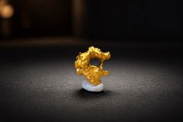 Natur-Gold Nugget, mit Echtheitszertifikat.