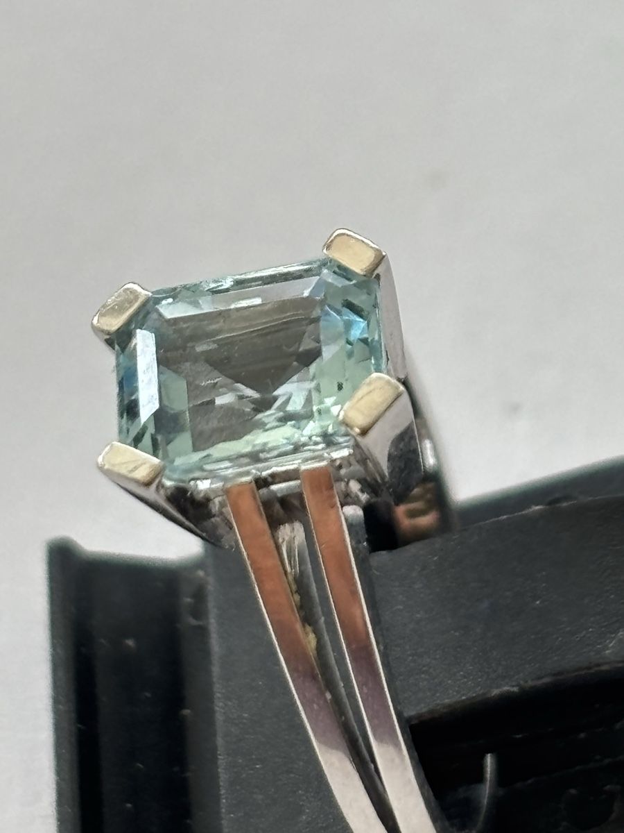 Anelli: Aquamarin Ring 750 Weissgold  – Usato da Langnau am Albis venduto da flusspflege 1