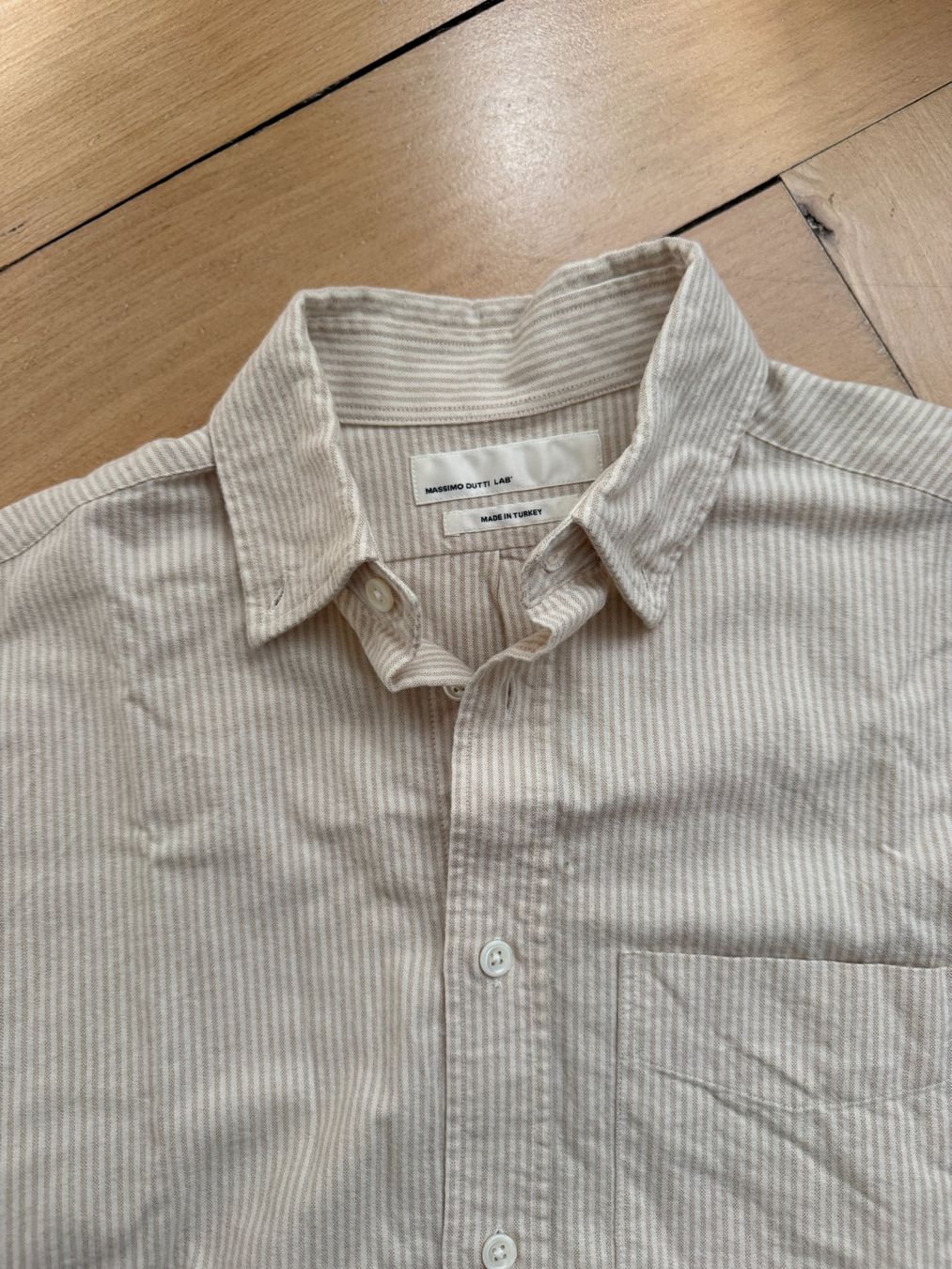 Massimo Dutti Hemden: MASSIMO DUTTI - Hemd beige-weiss gestreift S – Gebraucht aus Zürich von Diazaio 1