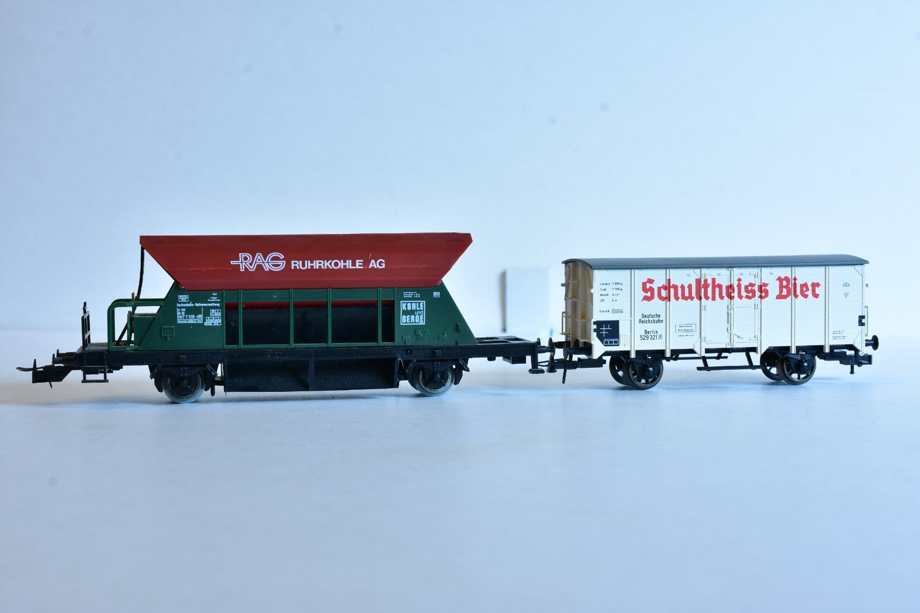 Fleischmann Modellini di ferrovie: 2 Güterwagen von Fleischmann ohne OVP – Usato da Lohn-Ammannsegg venduto da 1monika