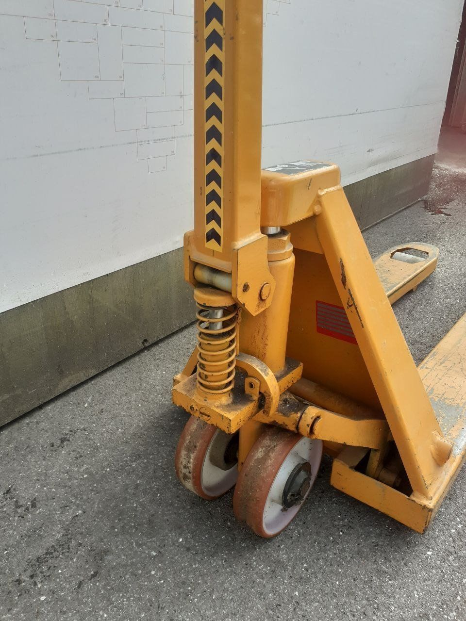 Carrelli elevatori e a forche: 2 transpalettes à réparer – Difettoso da Yens venduto da lue_56f8 4
